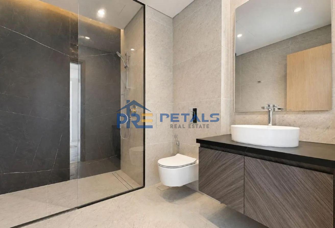 Full Canal And Burj Khalifa View 3BR+M High Floor photo 18