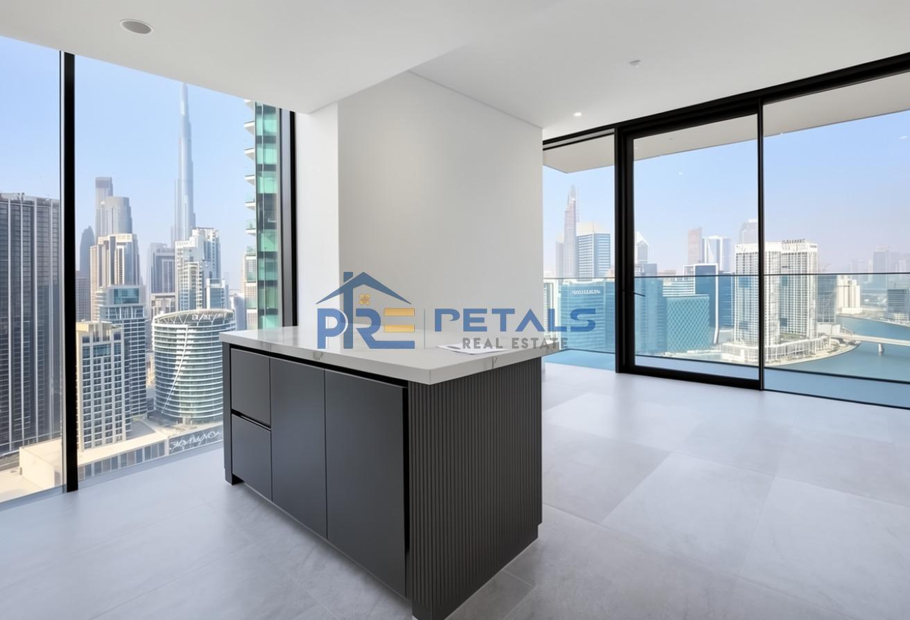 Full Canal And Burj Khalifa View 3BR+M High Floor photo 13