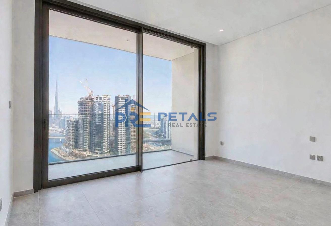 Full Canal And Burj Khalifa View 3BR+M High Floor photo 11
