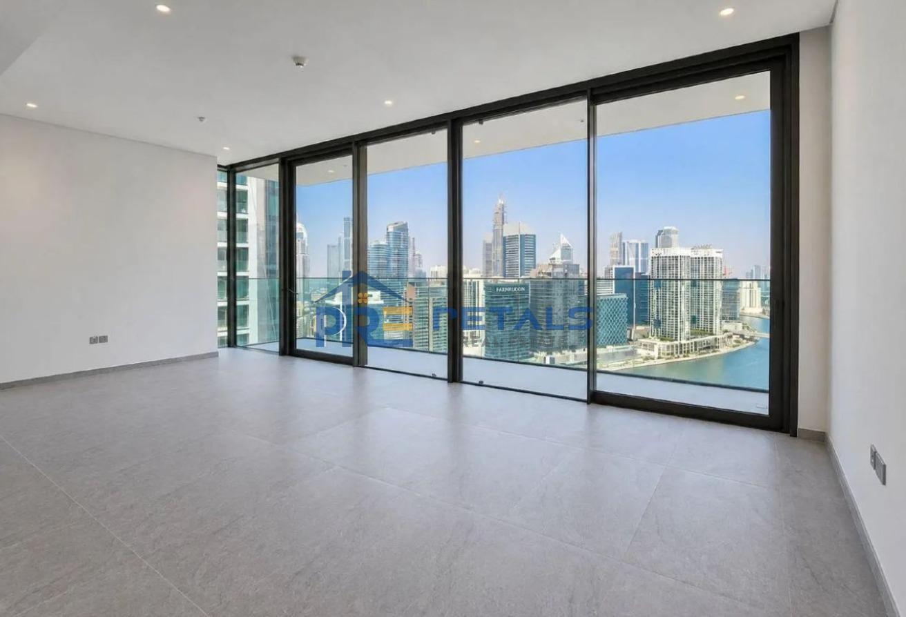 Full Canal And Burj Khalifa View 3BR+M High Floor photo 6