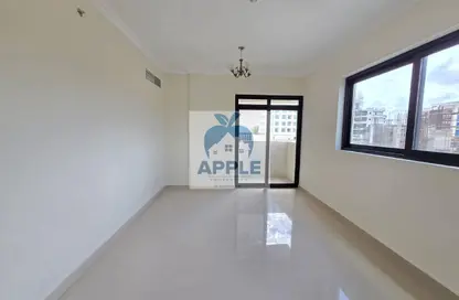 شقة - غرفة نوم - 2 حمامات للايجار في الزاهية - تجارية مويلح - الشارقة