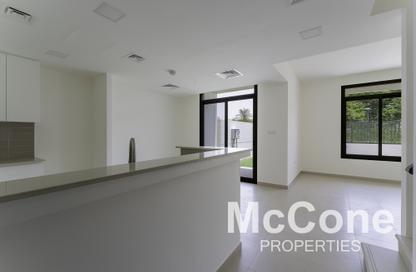 Townhouse - 3 - 4 for rent in Noor Townhouses - Town Square - Dubai