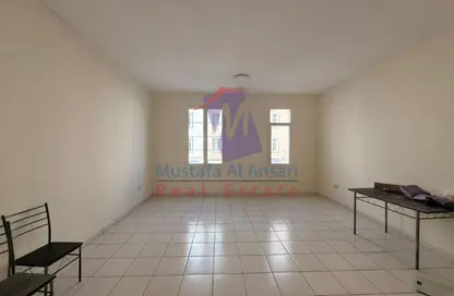 شقة - 1 حمام للايجار في P04 - طراز فرنسي - المدينة العالمية - دبي