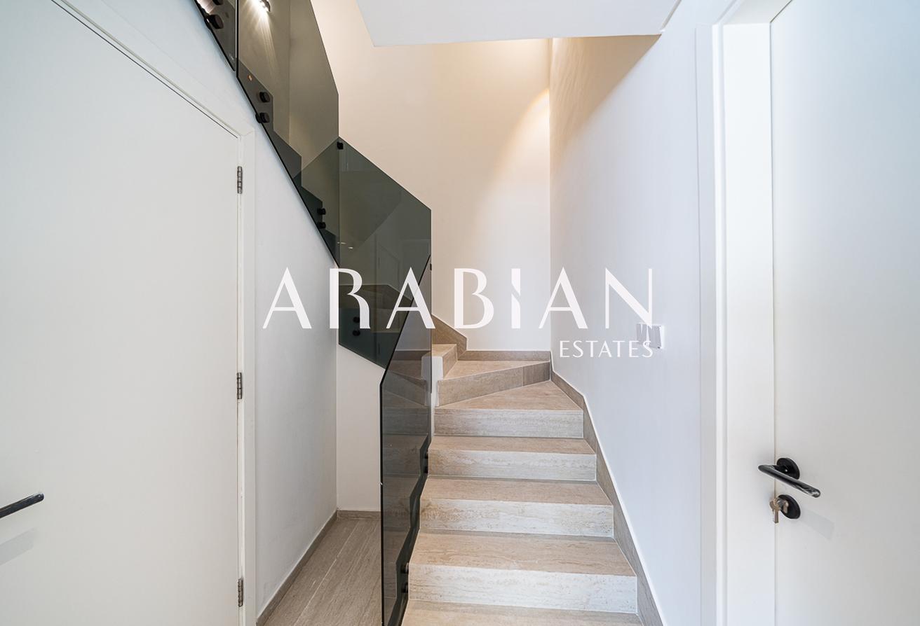Fully Renovated | Private Pool | Ready now | 4 Bed photo 8