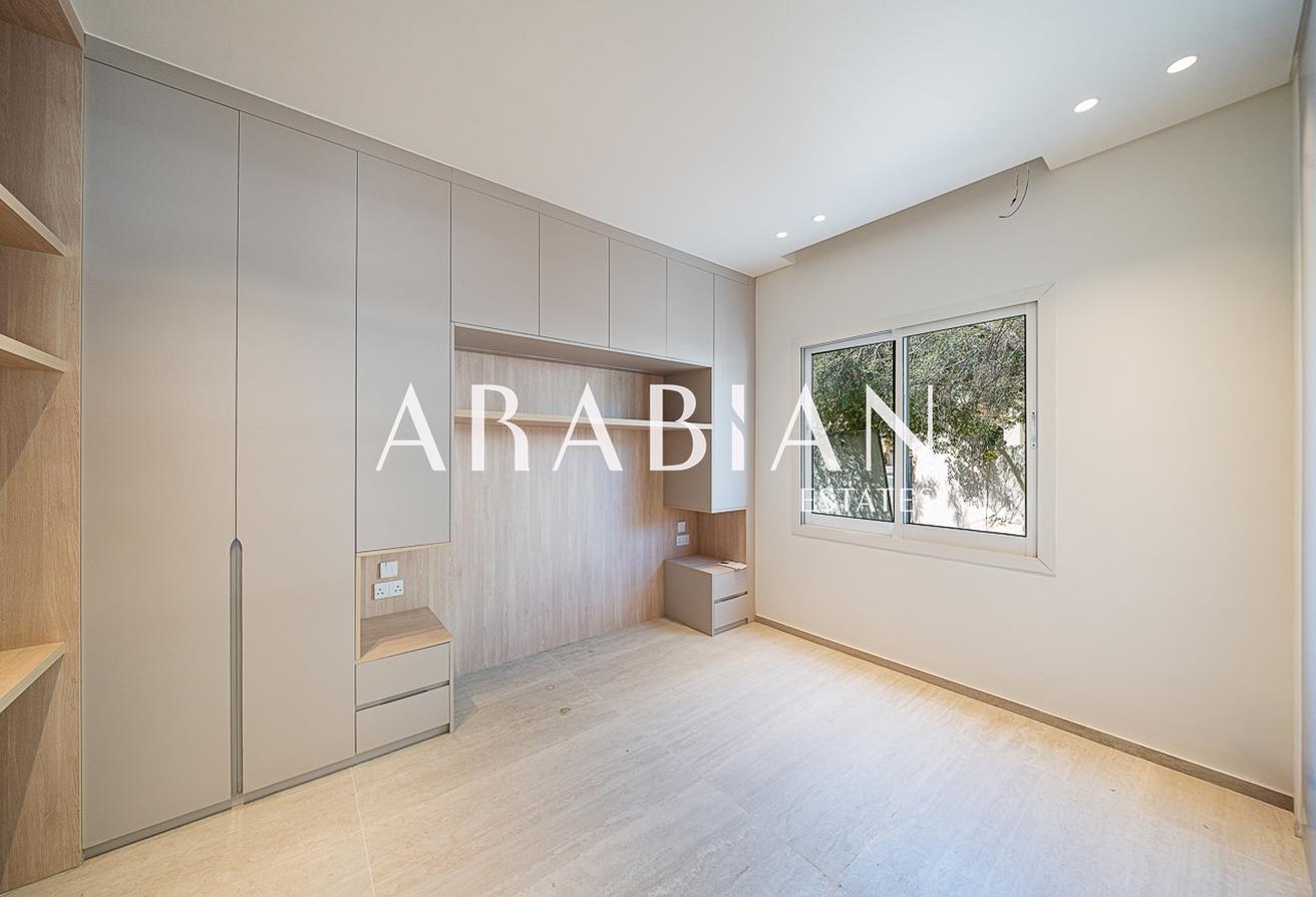 Fully Renovated | Private Pool | Ready now | 4 Bed photo 6