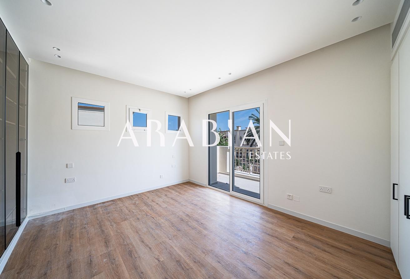 Fully Renovated | Private Pool | Ready now | 4 Bed photo 9