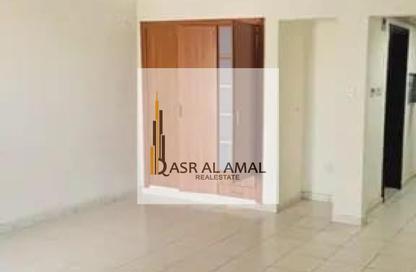 شقة - 1 حمام للايجار في بي 20 - طراز فرنسي - المدينة العالمية - دبي
