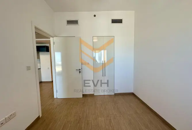 83224403 - Property Image 3