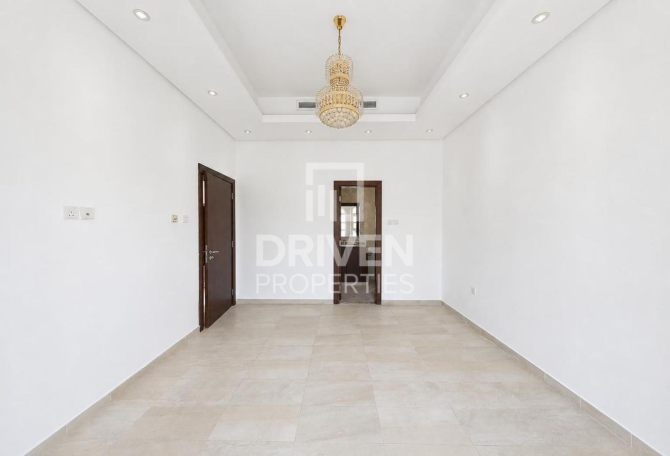 Vaastu | With Basement Park Facing | Huge Layout photo 5