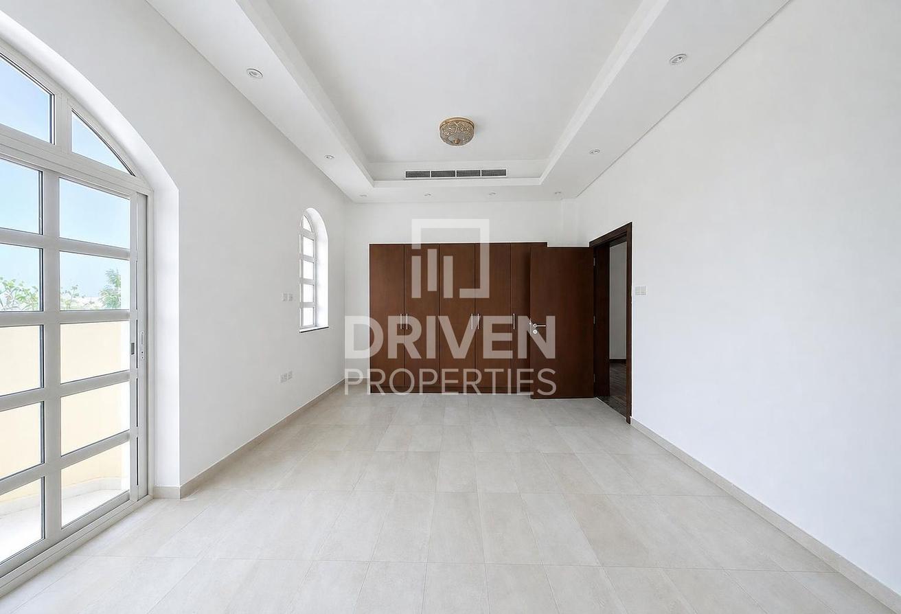 Vaastu | With Basement Park Facing | Huge Layout photo 8