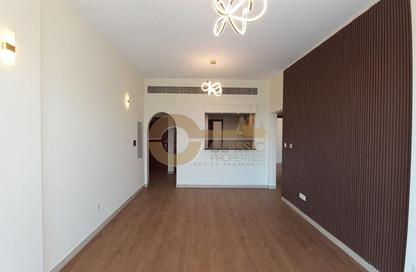 Apartment - 2 Bedrooms - 3 Bathrooms for sale in Golf Tower - Dubai Sports City - Dubai