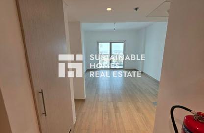 Apartment - Studio - 1 for rent in Waters Edge - Yas Island - Abu Dhabi