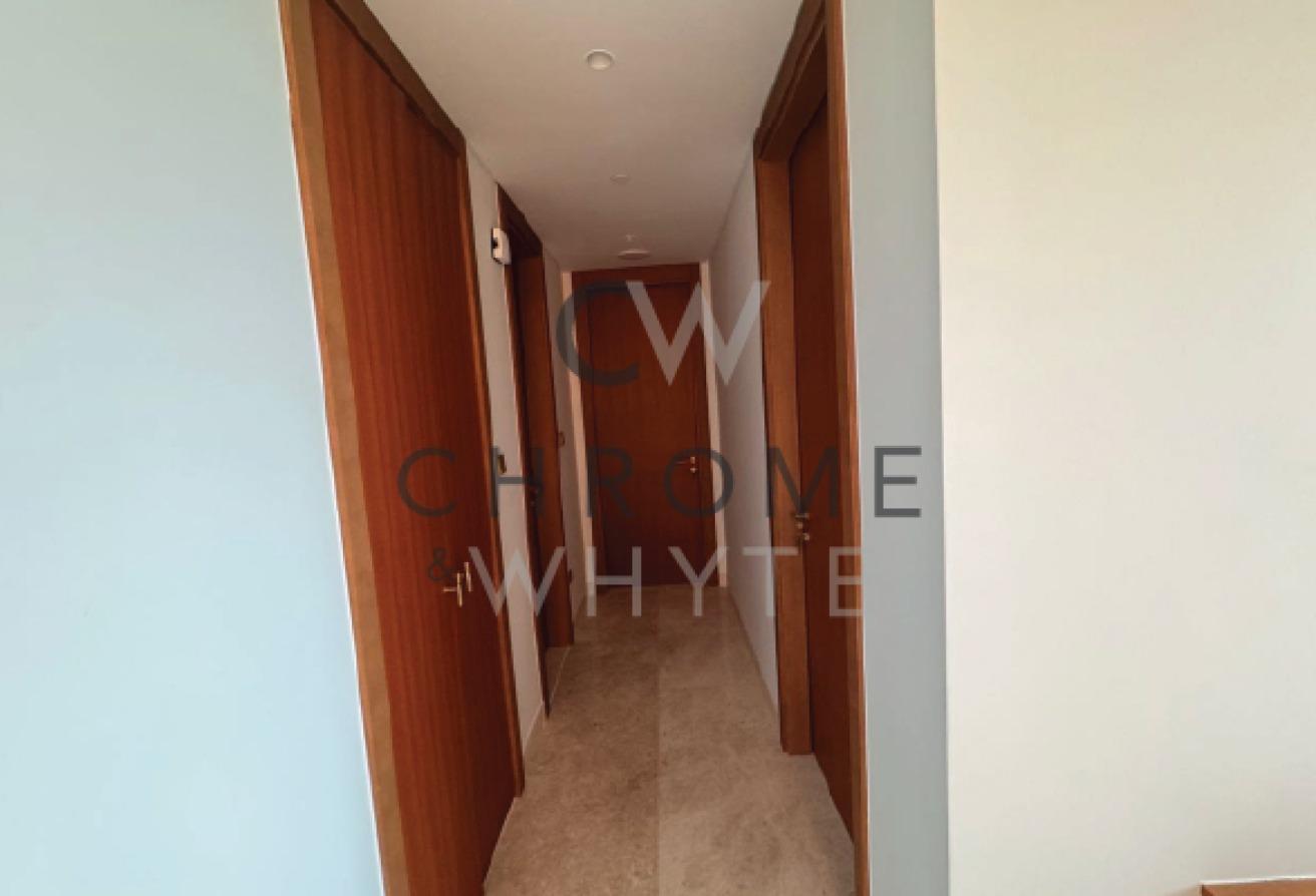 Exclusive 2BR + Study| Beach Access | Huge Balcony photo 8
