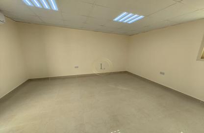Apartment - Studio - 1 Bathroom for rent in Hai Al Qalaa - Al Jaheli - Al Ain Apartment - Studio - 1 Bathroom for rent in Hai Al Qalaa - Al Jaheli - Al Ain