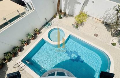 Villa - 5 Bedrooms - 5 Bathrooms for rent in Jumeirah 1 Villas - Jumeirah 1 - Jumeirah - Dubai