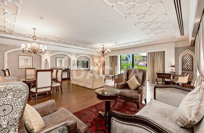 Villa - 4 - 5 for rent in Royal Residences Jumeirah Zabeel Saray - The Crescent - Palm Jumeirah - Dubai