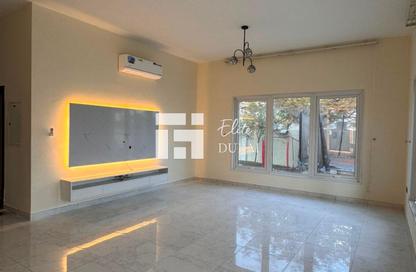 Villa - 4 Bedrooms - 5 Bathrooms for rent in Al Quoz 2 - Al Quoz - Dubai