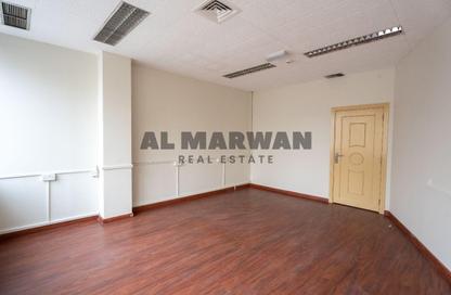 Office Space - 3 Bedrooms - 1 Bathroom for rent in Cornich Al Buhaira - Sharjah