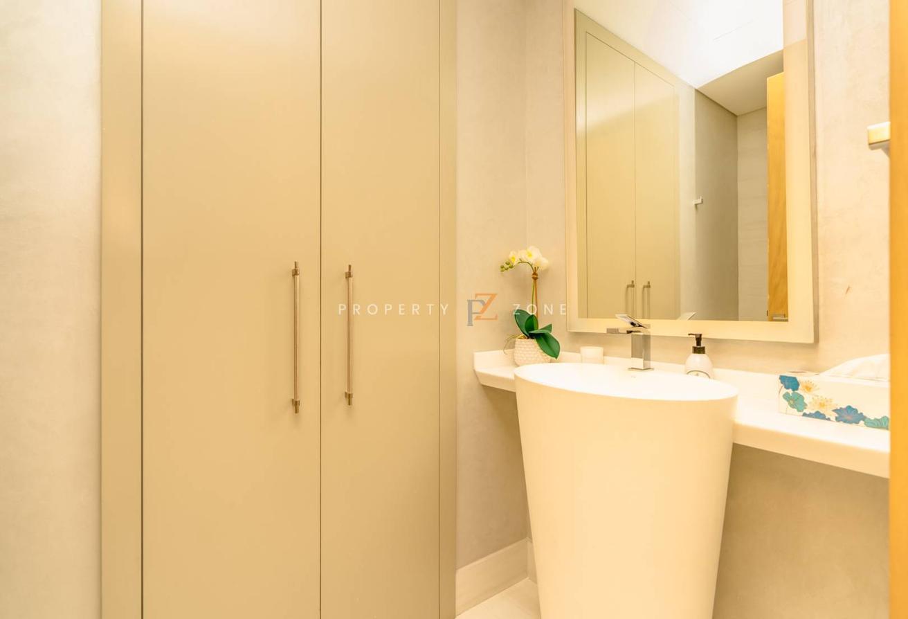 Burj Khalifa View | High Floor | LUXURY LOFT 1BR photo 15