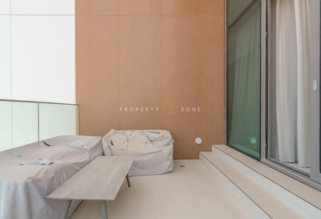 Burj Khalifa View | High Floor | LUXURY LOFT 1BR photo 17