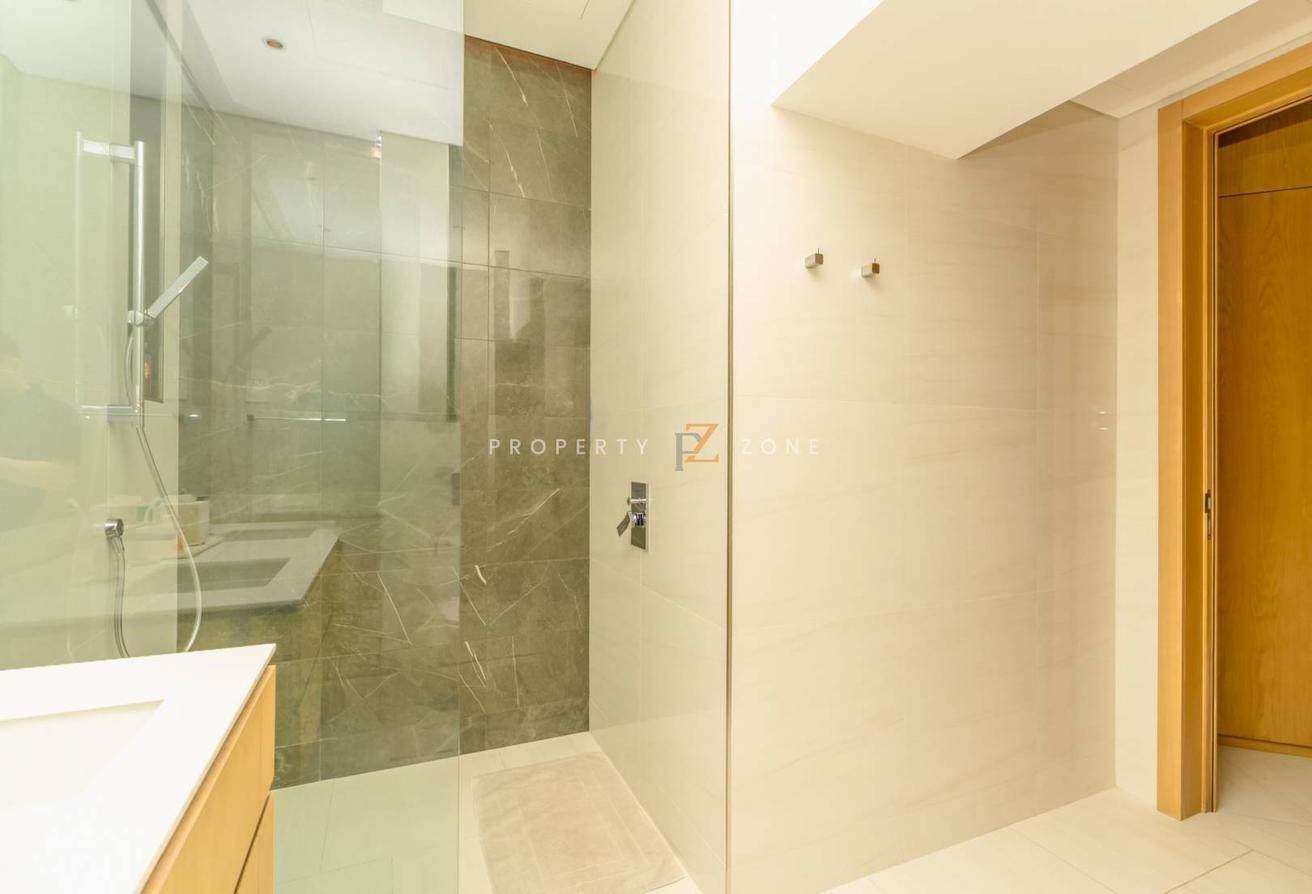 Burj Khalifa View | High Floor | LUXURY LOFT 1BR photo 13
