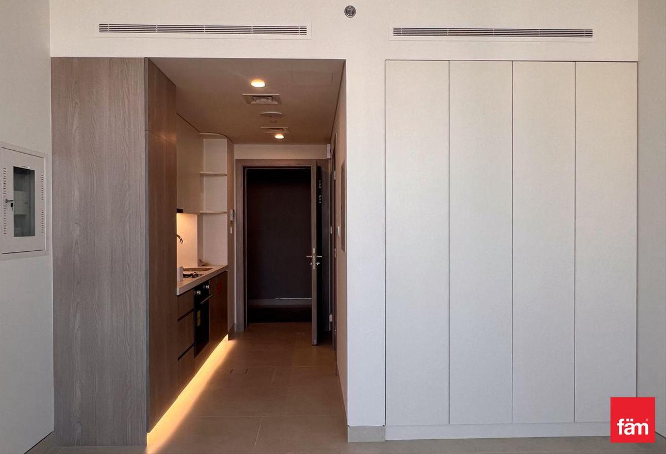 New tower I 1 month free rent I High Quality photo 2