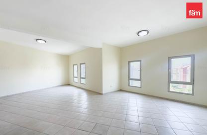 شقة - 2 غرف نوم - 3 حمامات للبيع في مبنى 158 - طراز حديث - ديسكفري جاردنز - دبي
