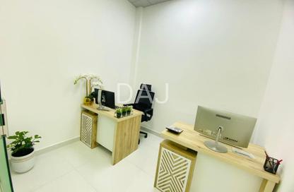 Office Space - Studio - 1 Bathroom for rent in Red Avenue - Al Garhoud - Dubai