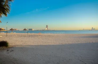 شقة - 2 غرف نوم - 3 حمامات للبيع في ياقوت - باب البحر - جزيرة المرجان - رأس الخيمة