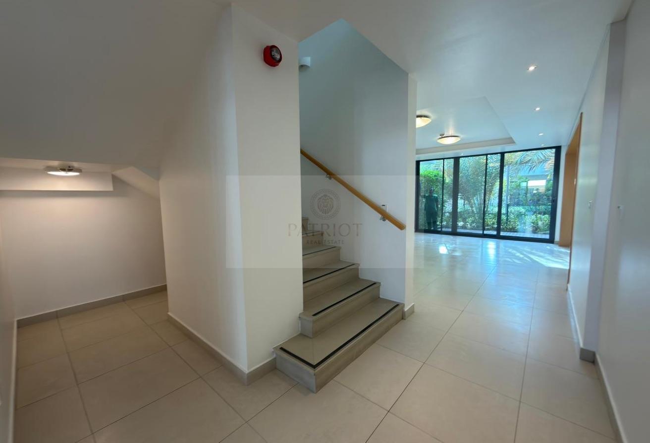 Luxury 4BR Villa + Maid | Modern Layout 3,767 Sqf photo 10