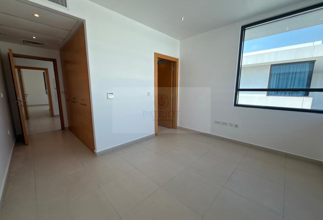Luxury 4BR Villa + Maid | Modern Layout 3,767 Sqf photo 18