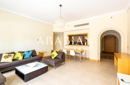 Apartment - 2 Bedrooms - 4 Bathrooms for rent in Al Das - Shoreline Apartments - Palm Jumeirah - Dubai