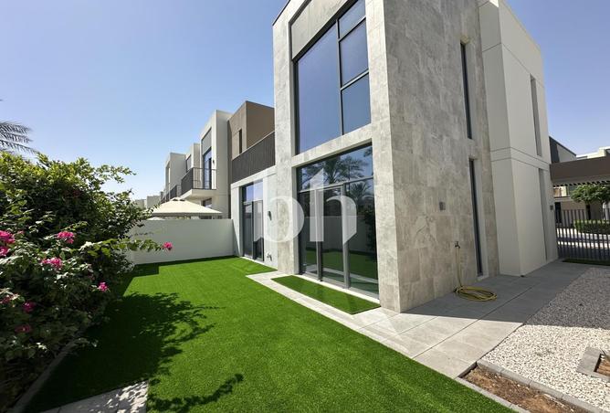 Great Location | Single Row | Available Now — photo 2