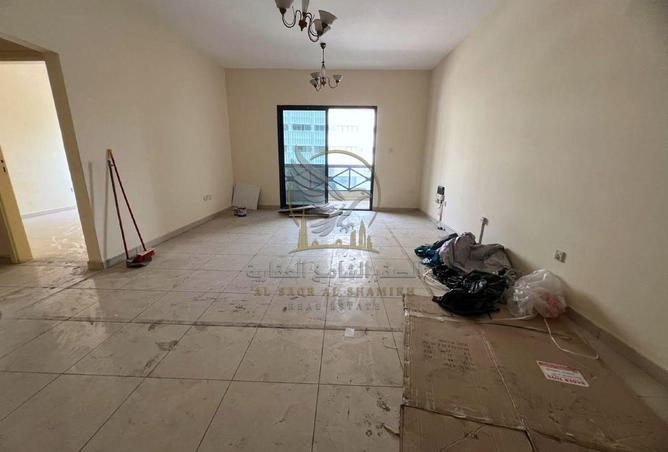 Spacious 2BR Apartment in Al Sour with Balcony