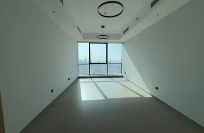 شقة - 2 غرف نوم - 3 حمامات للبيع في برج لا بلاج - الممزر - الشارقة - الشارقة