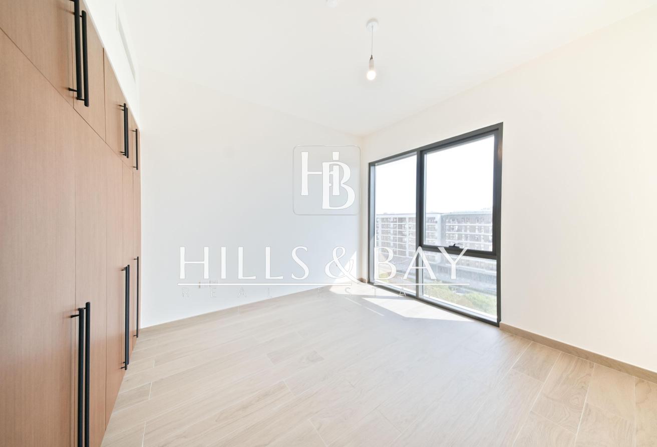 Top Floor 2 Bedroom with City Views photo 5