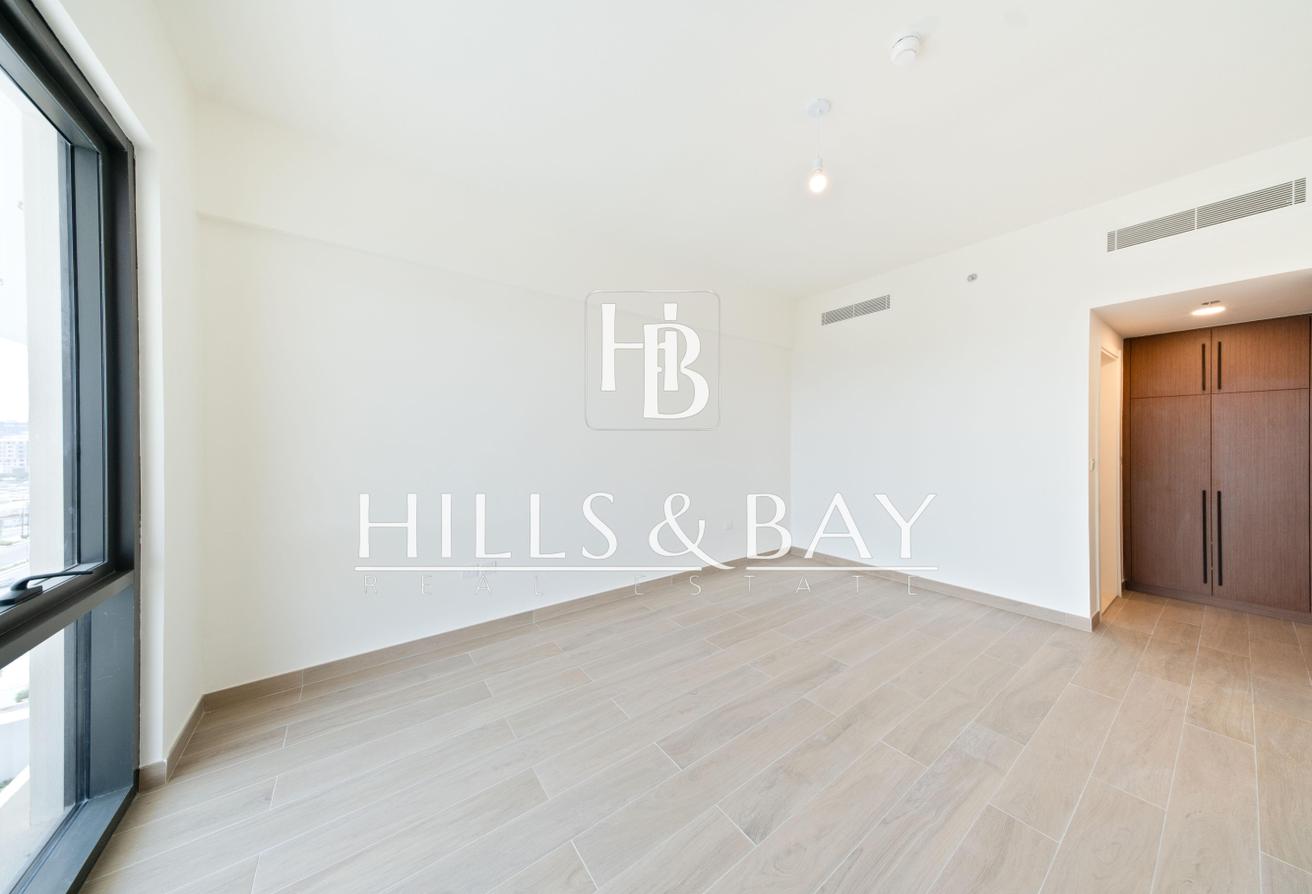 Top Floor 2 Bedroom with City Views photo 7