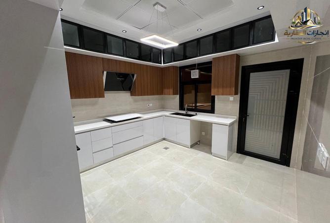 121545905 - Property Image 3