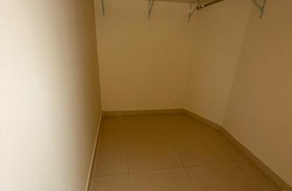 Apartment - 3 - 4 for sale in Al Khan Lagoon - Al Khan - Sharjah Apartment - 3 - 4 for sale in Al Khan Lagoon - Al Khan - Sharjah