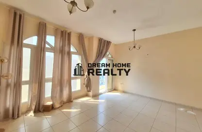 Apartment - 1 Bedroom - 1 Bathroom for rent in Al Khan - Sharjah