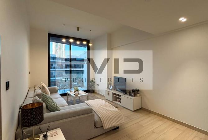 Pool View | Corner Unit | Spacious 1BR Layout — photo 2