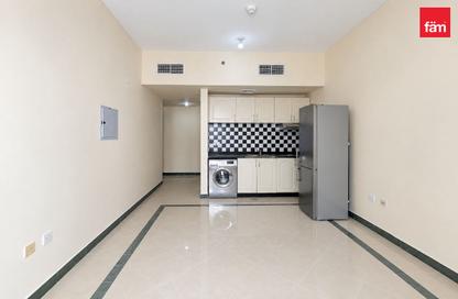 Apartment - Studio - 1 for rent in Al Shahed Tower - Barsha Heights (Tecom) - Dubai