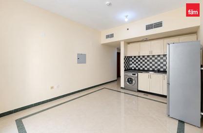 Apartment - Studio - 1 for rent in Al Shahed Tower - Barsha Heights (Tecom) - Dubai