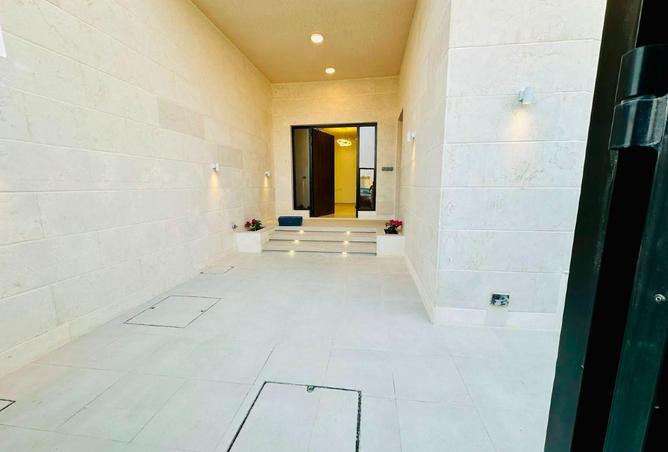 101298213 - Property Image 3
