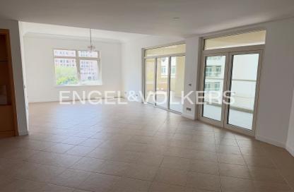 Apartment - 3 - 4 for rent in Jash Hamad - Shoreline Apartments - Palm Jumeirah - Dubai