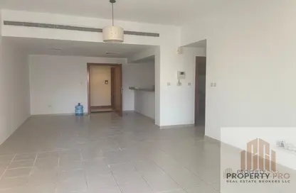 Apartment - 1 Bedroom - 1 Bathroom for rent in Al Dhafra 4 - Al Dhafra - Greens - Dubai