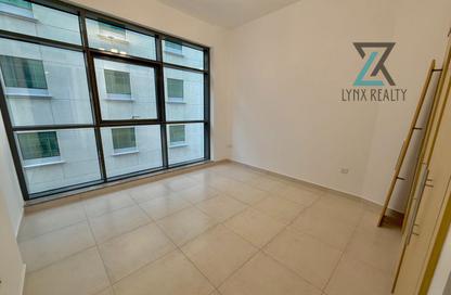 Apartment - 2 - 3 for rent in Airport View Building - Al Garhoud - Dubai Apartment - 2 - 3 for rent in Airport View Building - Al Garhoud - Dubai