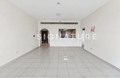 Apartment - 2 Bedrooms - 3 Bathrooms for rent in Golf Tower - Dubai Sports City - Dubai