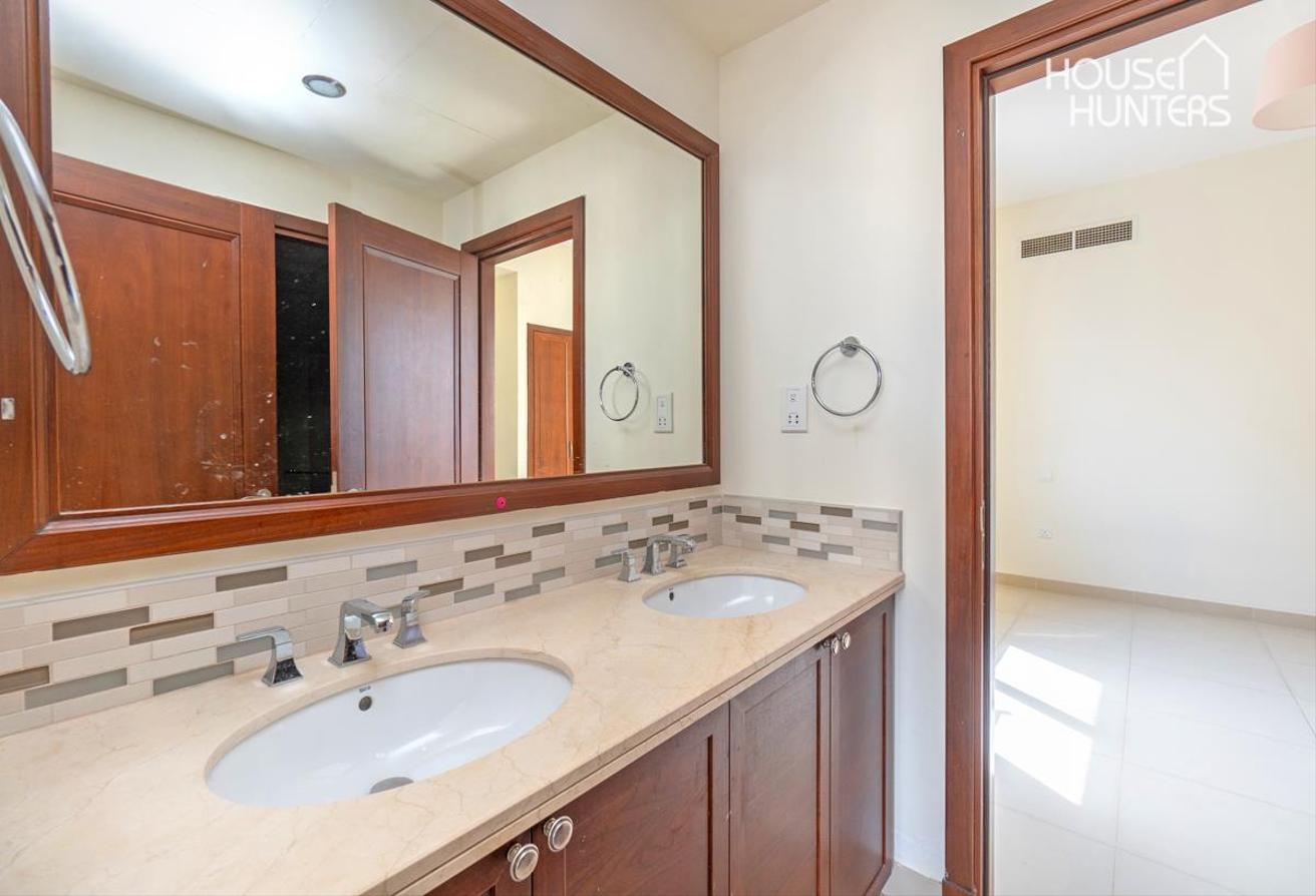 Great condition | Vacant | Big plot | Type 4 photo 12