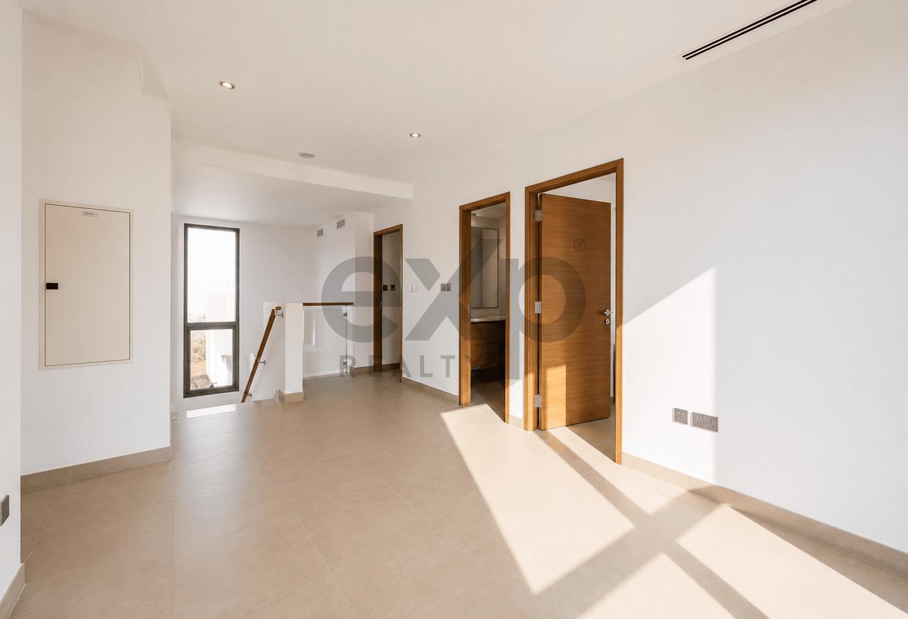 Vacant | Large Corner Plot | Single Row Villa photo 4